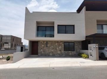 ae51c9209958fbbc7fecac8d7224da01b367c006a22008170a883f67d846add2 · Casa en Venta en Fraccionamiento Lomas de Juriquilla, Recamara en Planta Baja