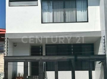 Casa · 212m² · 3 Recámaras · 3 Estacionamientos · Casa en Venta en Santa Anita, San Pedro Tlaquepaque.
