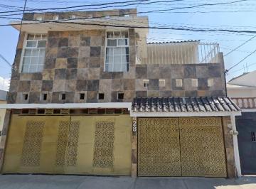 Casa de 4 habitaciones, León · Venta de Casa en Guanajuato - Leon - Fraccionamiento Jardines del Moral