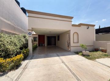 Casa de 2 habitaciones, Saltillo · Casa con 180 m² de un Piso Al Norte de La Cd en Privada Segura