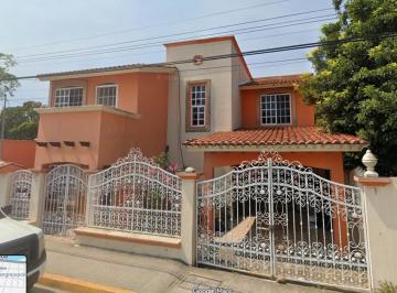Casa de 4 habitaciones, Paraíso · Residencia de 4 Recámaras en Venta en Paraíso, Tabasco | Inversión Ideal Cerca D