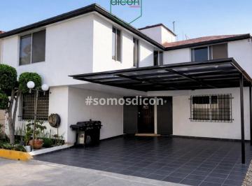 Casa · 220m² · 3 Recámaras · 2 Estacionamientos · Casa en Venta La Calera