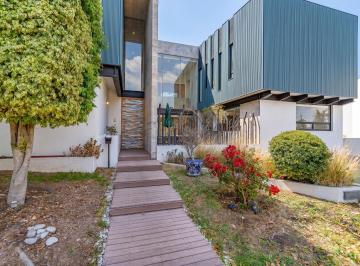 Casa · 720m² · 4 Recámaras · 6 Estacionamientos · Casa en Venta en Clúster 777, Lomas de Angelópolis, Puebla