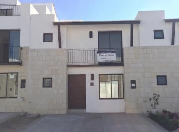 Casa · 128m² · 3 Recámaras · 2 Estacionamientos · Casa - El Salitre