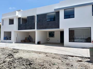 Casa · 144m² · 3 Recámaras · 2 Estacionamientos · Casa en Rancho San José Xilotzingo
