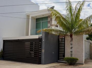 Casa · 212m² · 3 Recámaras · 2 Estacionamientos · Casa en Fraccionamiento Lomas de Mazatlán