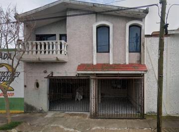 Casa de 3 habitaciones, León · Venta de Casa en Guanajuato - Irapuato - Fraccionamiento Jardines Los Reyes
