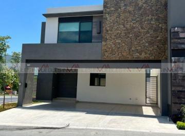 Casa · 263m² · 3 Recámaras · 3 Estacionamientos · Casa en Renta en Santiago