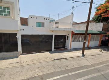 Casa de 3 habitaciones, León · Casa en Venta en Leon de Los Aldamas Guanjuato Col. Valle de Leon