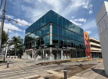 Edificio , Guadalajara · Edificio Completo en Venta en Av Vallarta, Colonia Americana