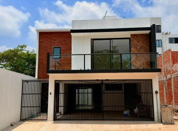 Casa de 3 habitaciones, Xalapa · Residencia Moderna en Venta en Esquina | Imperial de Las Ánimas