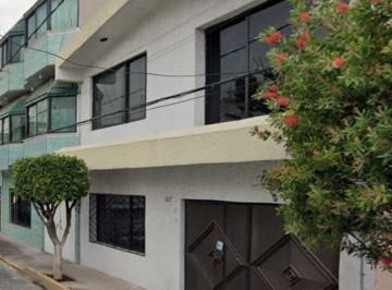 Casa de 3 habitaciones, Iztapalapa · Venta de Casa en Teniente Rober Gomez Moreno
