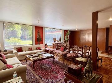 Casa · 365m² · 3 Recámaras · 3 Estacionamientos · Casa en Venta en Lomas de Chapultepec con Vigilancia y Jardín
