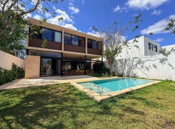 Casa · 400m² · 3 Recámaras · 2 Estacionamientos · Venta Exclusiva Casa Terral con Alberca 3 Recamaras en Temozon Norte, Yucatan