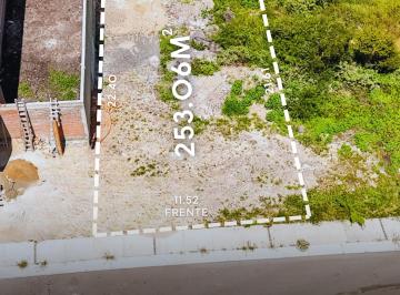 Terreno / Lote , El Marqués · Terreno en Av Principal Sin Vecino Enfrente (Ia)