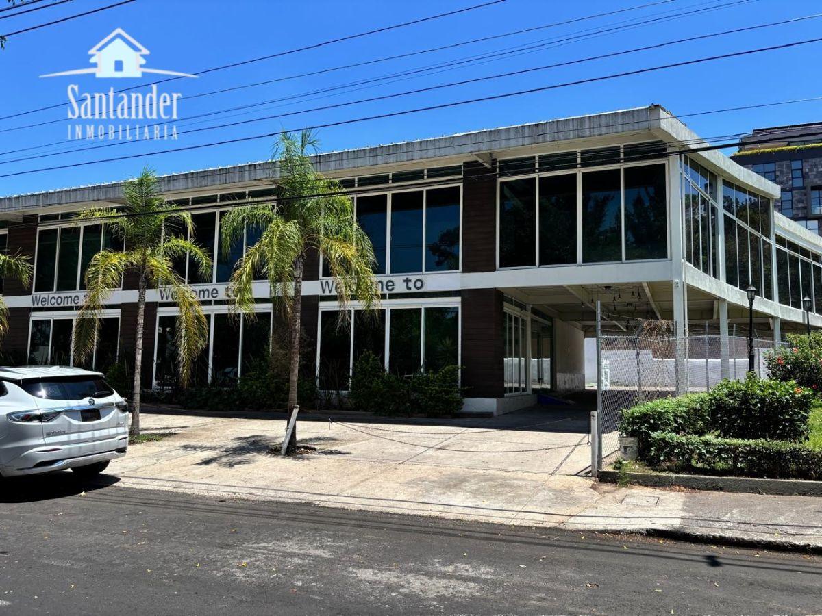 Renta de Espacio Exclusivo – Av Camelinas $210,000 + Iva