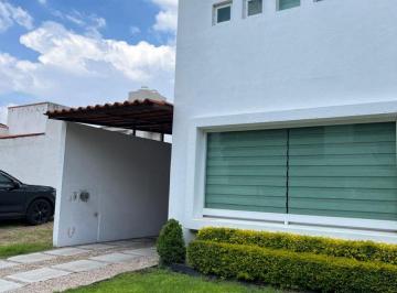Casa de 3 habitaciones, Corregidora · Rento Casa en Condominio Real del Bosque