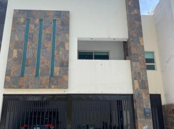 Casa de 3 habitaciones, Monterrey · Casa de 3 Niveles con Alberca en Cima del Bosque, (Cumbres Elite),monterrey
