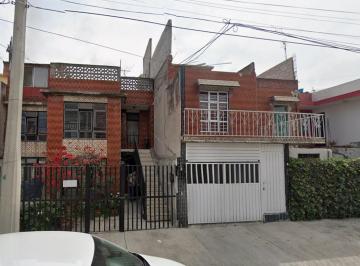 Casa de 3 habitaciones, Iztapalapa · Casa en Venta en Col. Constitución de 1917, Iztapalapa