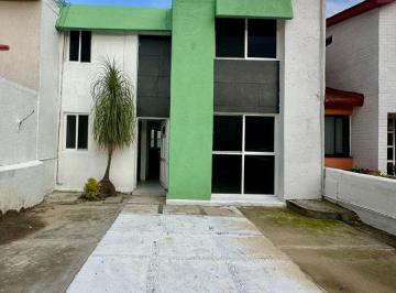 Casa de 3 habitaciones, Tlalnepantla de Baz · Venta o Renta de Casa en Valle Dorado Tlalnepantla