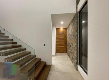 0522e4d7157045ef5e88e36843bc45ce7af753953c8d0c45e03a1be282e89ced · Casa en Venta / Renta en Arco de Piedra