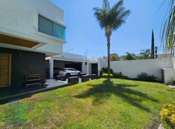09aff30c9aca3be71f83014ca2db5792c19b7f0ea096b9c65873aa953aec01dd · Renta o Venta | Casa con Alberca y 4 Habitaciones en Cañada Juriquilla