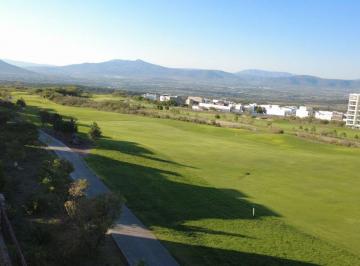 Departamento de 2 habitaciones, El Marqués · Departamento con Roof Garden Privado y Vista Al Campo de Golf en Zibatá | 82 m² + 40 m² de Roof