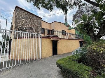 Casa · 185m² · 3 Recámaras · 2 Estacionamientos · Casa en Venta en Colonia Militar Marte Alcaldía Iztacalco con Patio y Estacionamiento Techado