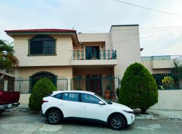 Casa · Casa en Venta, Col. Tancol 33