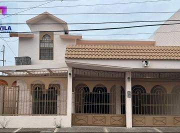 Casa · 350m² · 4 Recámaras · Casa en Casa en Venta Col. Valle Dorado, Reynosa, Tamps