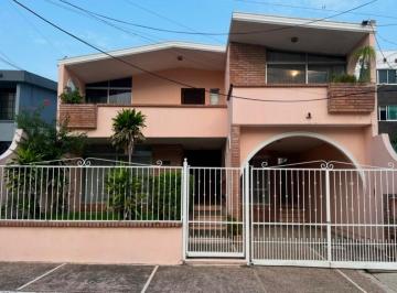 Casa · 203m² · 3 Recámaras · 1 Estacionamiento · Casa - Ampliacion Unidad Nacional (Ampliación)