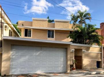 Casa · 4 Recámaras · 2 Estacionamientos · Casa en Venta Col. Altavista