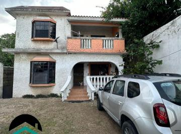 Casa · 5 Recámaras · 3 Estacionamientos · (Mxcv25109) Casa en Venta Col. Petroquímicas Info