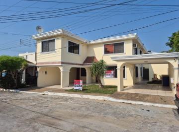 Casa · 361m² · 4 Recámaras · Bdcr2602 Casa en Renta Fracc Flamboyanes Inf 8
