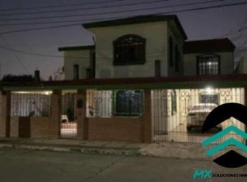 Casa · 211m² · 4 Recámaras · 3 Estacionamientos · (Mxcv26224) Casa en Venta Col. Roger Gomez Altamira Info8