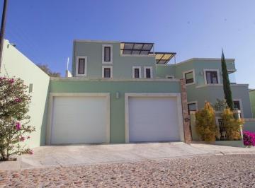 e20ba143d054e3ccfed783a35c397eb23145029eef340d8418fa0a89e836d6af · Casa de Lujo en San Miguel de Allende a Pocos Minutos del Centro