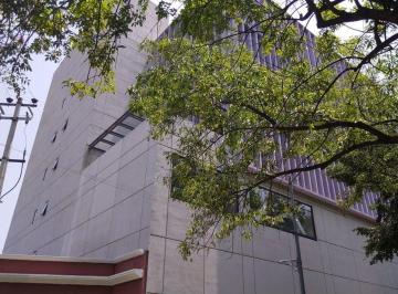 1d368fae516d7ab9971a958ad134cbc29eaf937ba08982ffe1cc2e981ac44818 · Edificio Hospital en Renta, Calzada del Hueso