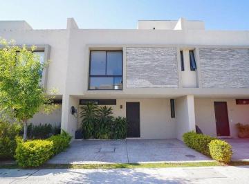 Casa en condominio · 204m² · 4 Recámaras · 2 Estacionamientos · Casa en Venta en Zoi, Santa Anita, Tlajomulco de Zuñiga