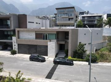 Casa de 5 habitaciones, Monterrey · Casa en Renta en Sierra Alta