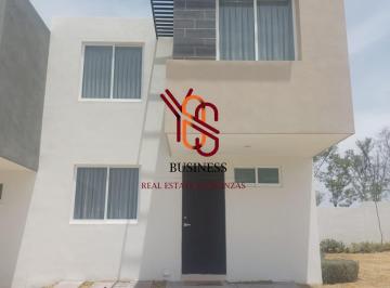 Casa · 126m² · 4 Recámaras · 2 Estacionamientos · Moderna Casa en Venta Aguascalientes Sur! Ubicación Privilegiada