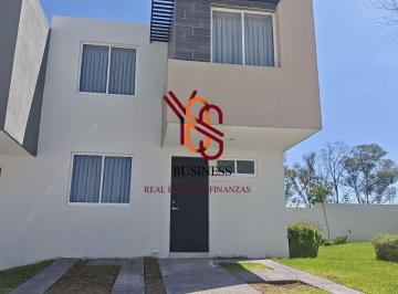 Casa · 126m² · 4 Recámaras · 2 Estacionamientos · Moderna Casa en Venta Aguascalientes Sur! Ubicación Privilegiada