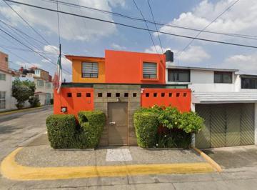 Casa de 3 habitaciones, Naucalpan de Juárez · Casa en Venta en Ciudad Satélite