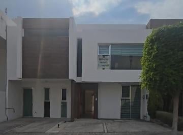 Casa · 277m² · 3 Recámaras · 2 Estacionamientos · Casa - Fraccionamiento Parque Victoria