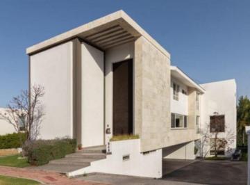 Casa · 750m² · 4 Recámaras · 9 Estacionamientos · Casa - Club de Golf Country Club La Vista