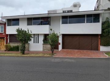 Casa · 340m² · 4 Recámaras · 2 Estacionamientos · Casa en Venta en Las Animas