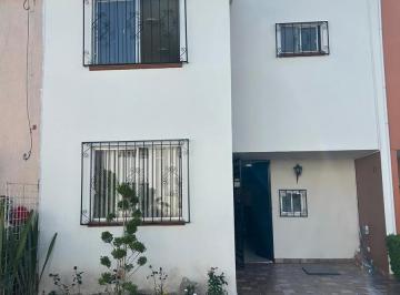 Casa · 88m² · 1 Estacionamiento · Casa en Venta Cerca de Plaza San Diego
