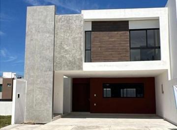Casa · 179m² · 3 Recámaras · 2 Estacionamientos · Lomas del Dorado