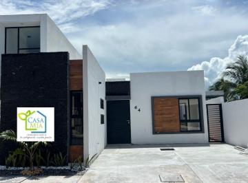 Casa · 160m² · 2 Recámaras · 2 Estacionamientos · Se Vende Casa en Fraccionamiento La Rioja de Una Planta