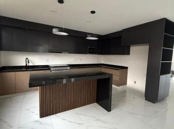 Casa · 230m² · 3 Recámaras · 2 Estacionamientos · Casa de Lujo de 230 m² con 3 Recámaras con Baño Cada Una, en Venta en Frac. Punta Tiburón