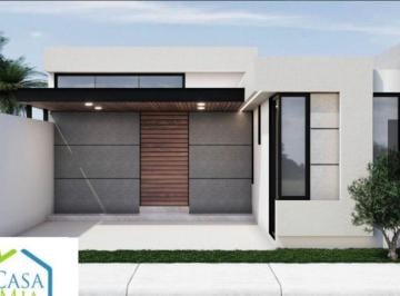 Casa · 160m² · 3 Recámaras · 2 Estacionamientos · Excelente Casa en Venta Lomas del Mediterráneo